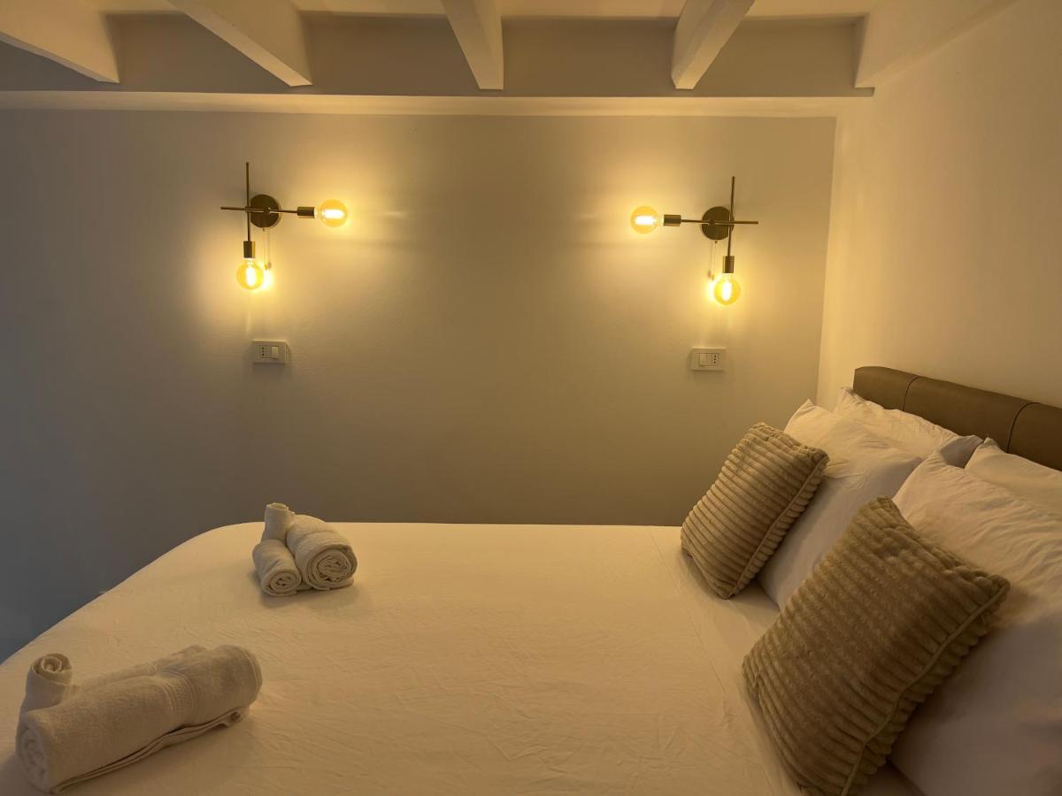 Regina Milano In Porta Romana 3 - Sky Tv, Wifi & Breakfast Box Appartement Buitenkant foto