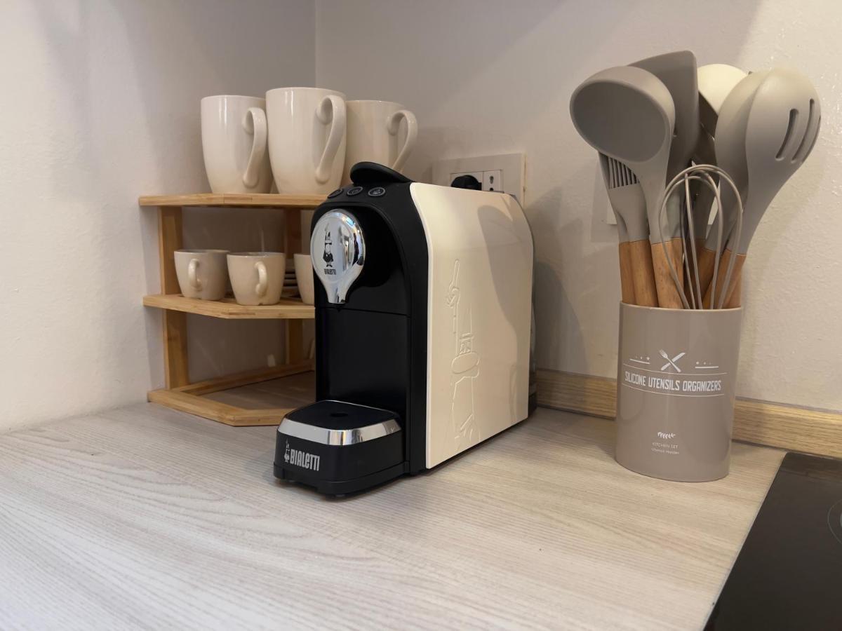 Regina Milano In Porta Romana 3 - Sky Tv, Wifi & Breakfast Box Appartement Buitenkant foto