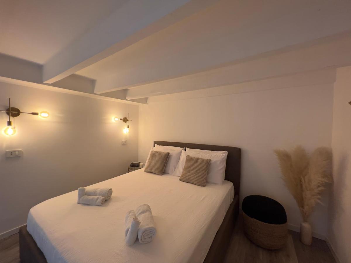 Regina Milano In Porta Romana 3 - Sky Tv, Wifi & Breakfast Box Appartement Buitenkant foto